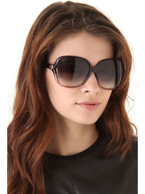 Women's sunglasses .